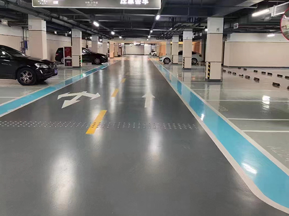 环氧自流平地坪适合物流中心吗？叉车频繁通行地坪方案